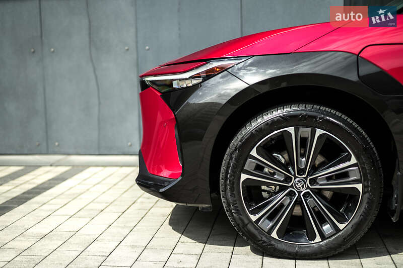 Внедорожник / Кроссовер Toyota bZ4X 2023 в Львове