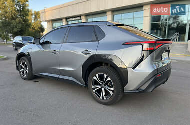 Внедорожник / Кроссовер Toyota bZ4X 2023 в 