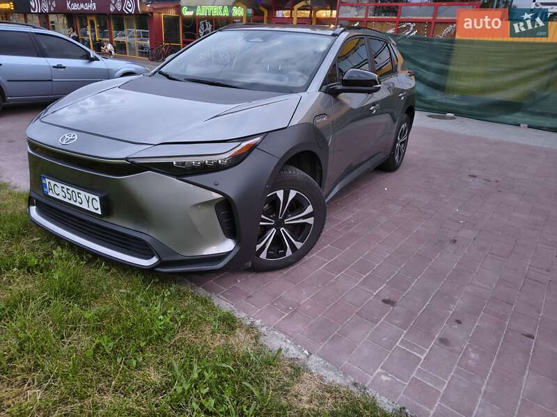 Внедорожник / Кроссовер Toyota bZ4X 2023 в Луцке