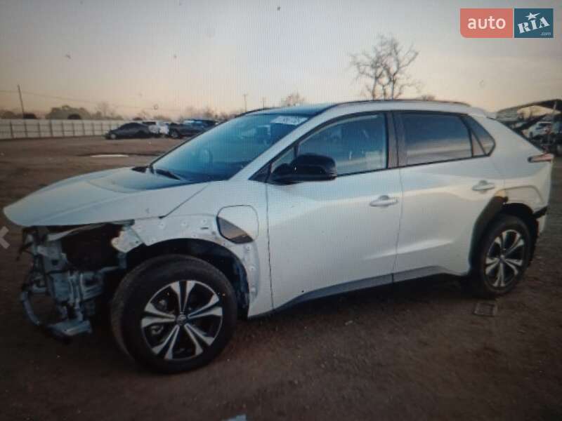 Внедорожник / Кроссовер Toyota bZ4X 2024 в 