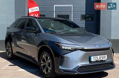 Внедорожник / Кроссовер Toyota bZ4X 2022 в 