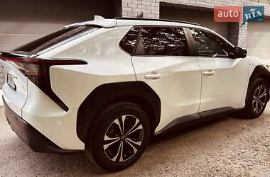 Позашляховик / Кросовер Toyota bZ4X 2023 в 