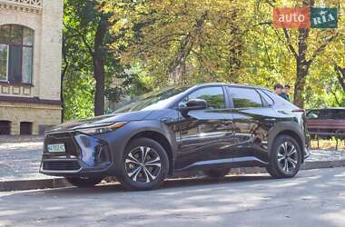 Внедорожник / Кроссовер Toyota bZ4X 2023 в 