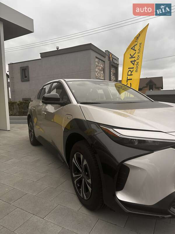 Внедорожник / Кроссовер Toyota bZ4X 2024 в Львове