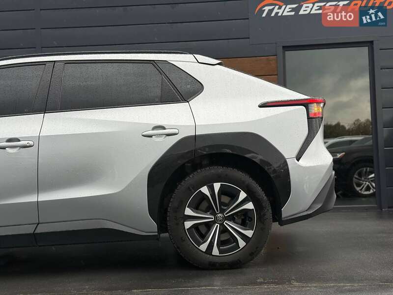 Внедорожник / Кроссовер Toyota bZ4X 2022 в Ровно