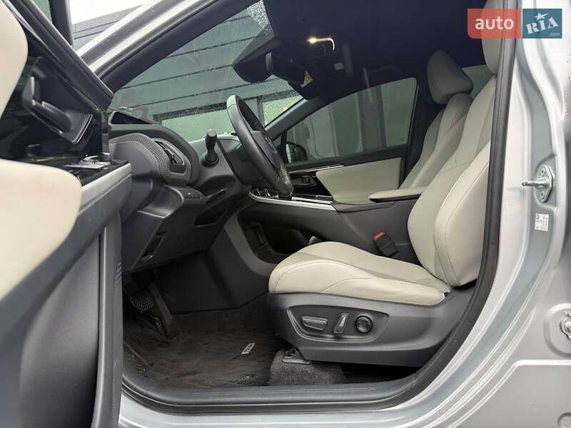 Внедорожник / Кроссовер Toyota bZ4X 2022 в Ровно