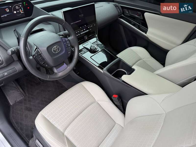 Внедорожник / Кроссовер Toyota bZ4X 2022 в Ровно