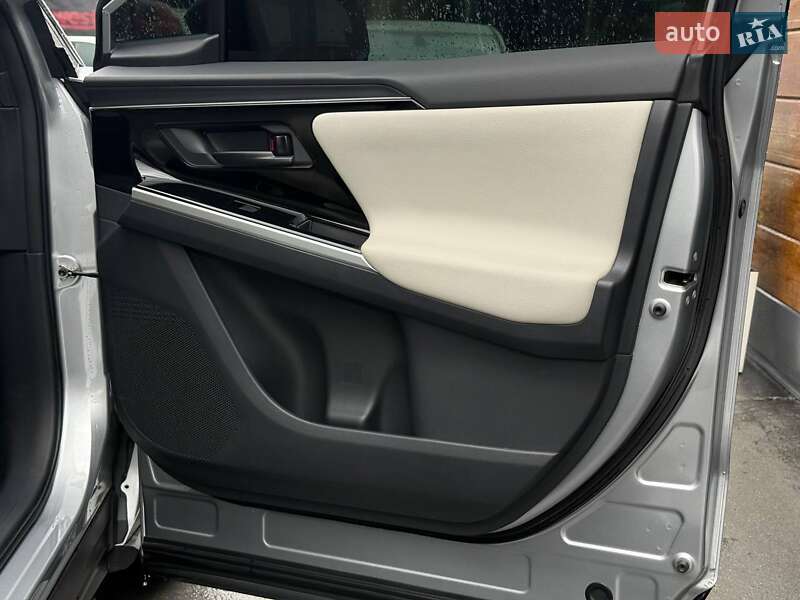 Внедорожник / Кроссовер Toyota bZ4X 2022 в Ровно