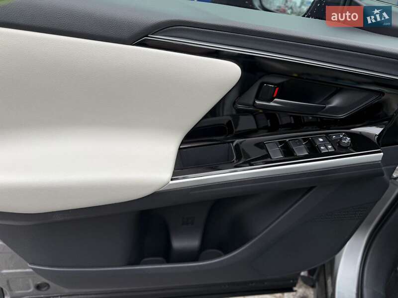 Внедорожник / Кроссовер Toyota bZ4X 2023 в Тернополе