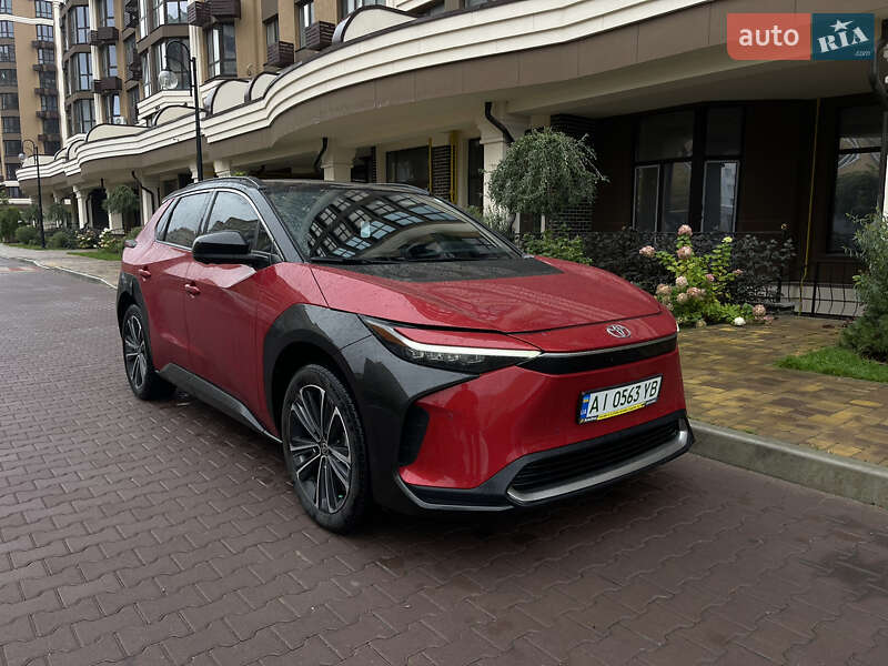 Позашляховик / Кросовер Toyota bZ4X 2023 в Києві
