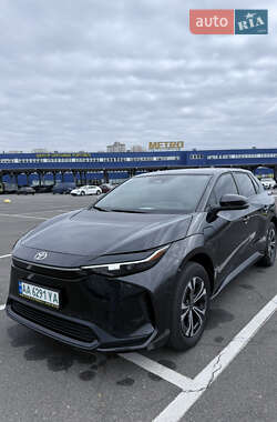 Позашляховик / Кросовер Toyota bZ4X 2022 в 