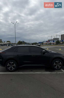 Позашляховик / Кросовер Toyota bZ4X 2022 в 