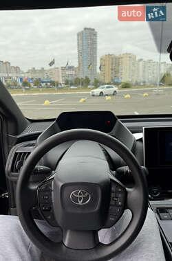 Позашляховик / Кросовер Toyota bZ4X 2022 в 