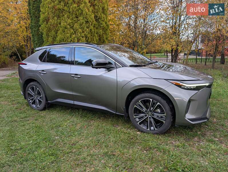 Позашляховик / Кросовер Toyota bZ4X 2024 в Івано-Франківську