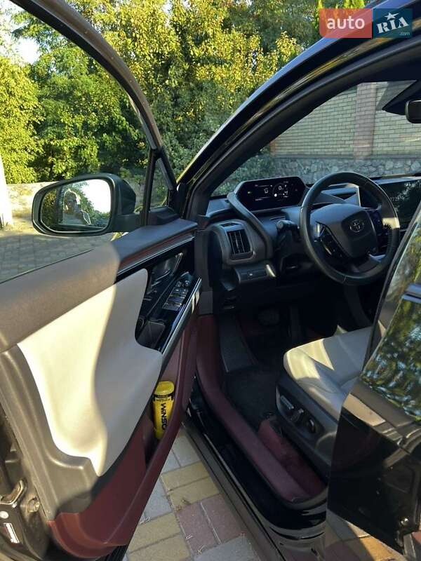 Внедорожник / Кроссовер Toyota bZ4X 2022 в Кременчуге