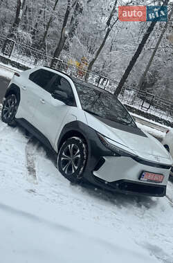Внедорожник / Кроссовер Toyota bZ4X 2022 в Петропавловке