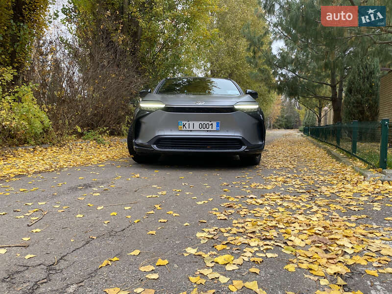 Позашляховик / Кросовер Toyota bZ4X 2022 в Харкові