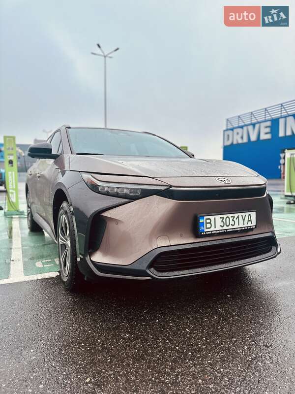 Позашляховик / Кросовер Toyota bZ4X 2022 в Полтаві