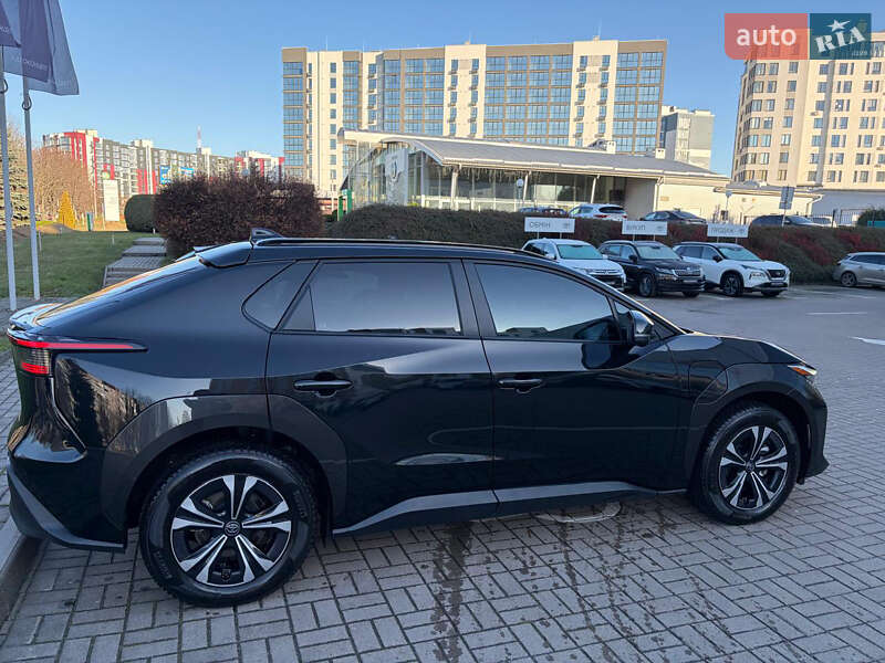 Внедорожник / Кроссовер Toyota bZ4X 2023 в Луцке