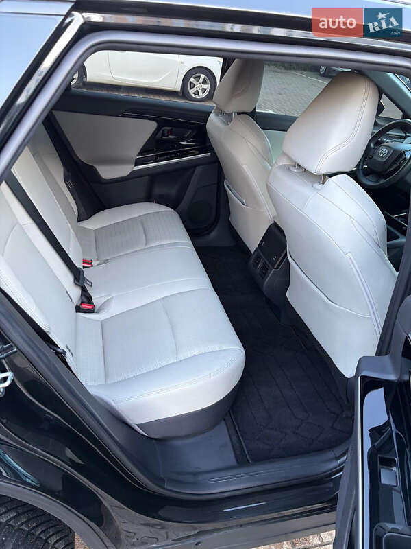 Внедорожник / Кроссовер Toyota bZ4X 2023 в Луцке