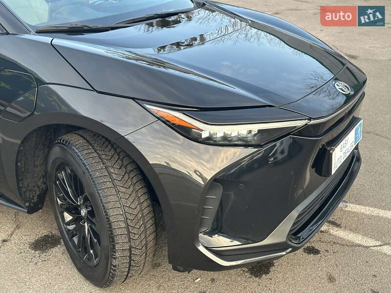 Внедорожник / Кроссовер Toyota bZ4X 2022 в Киеве