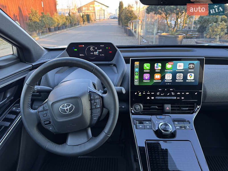 Позашляховик / Кросовер Toyota bZ4X 2024 в Луцьку