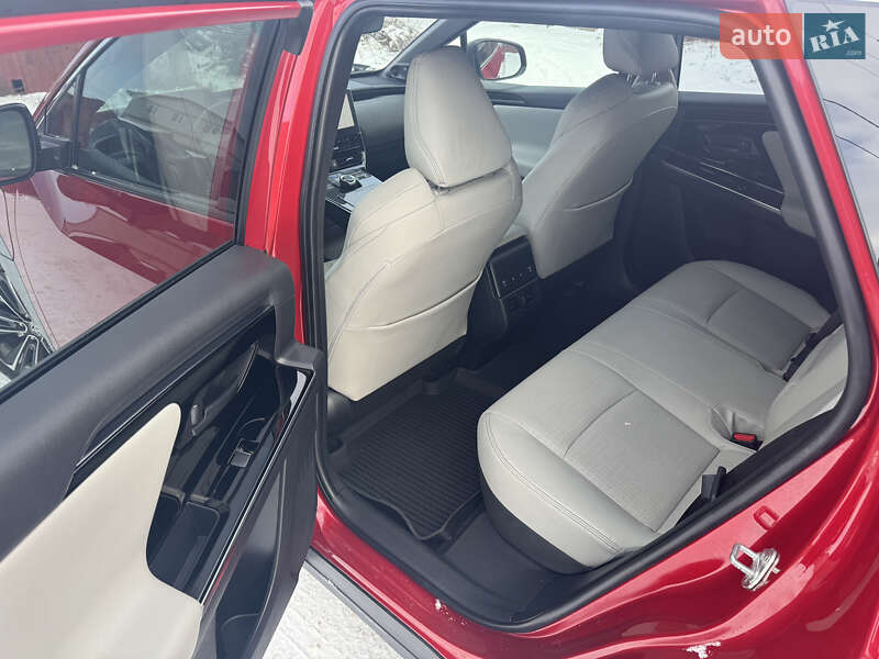 Позашляховик / Кросовер Toyota bZ4X 2023 в Луцьку