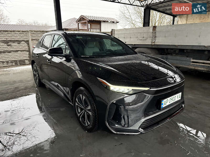 Внедорожник / Кроссовер Toyota bZ4X 2023 в Запорожье