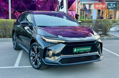 Внедорожник / Кроссовер Toyota bZ4X 2023 в Киеве