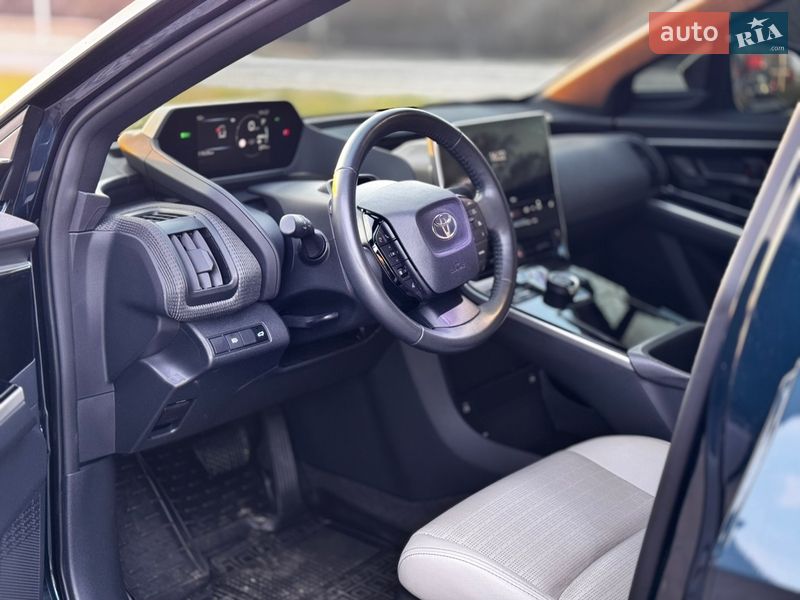 Внедорожник / Кроссовер Toyota bZ4X 2022 в Харькове