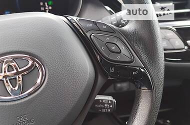 Позашляховик / Кросовер Toyota C-HR EV 2021 в 