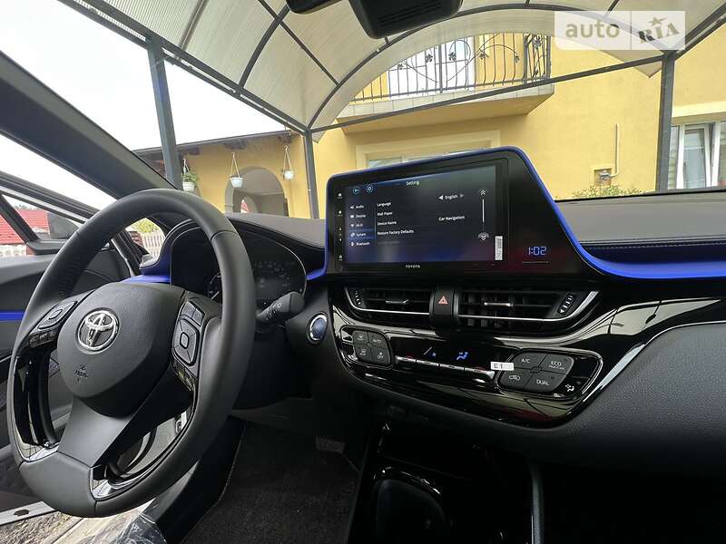 Внедорожник / Кроссовер Toyota C-HR EV 2022 в Новояворовске