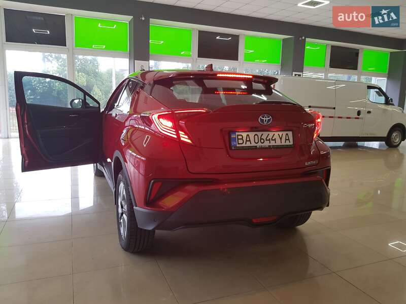 Позашляховик / Кросовер Toyota C-HR EV 2020 в Кропивницькому фото 5 Позашляховик / Кросовер Toyota C-HR EV 2020 в Кропивницькому