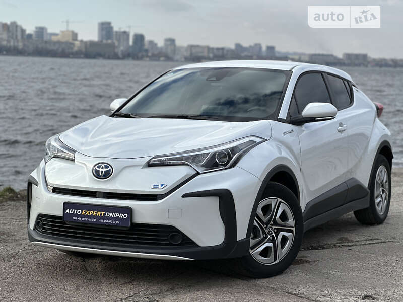 Внедорожник / Кроссовер Toyota C-HR EV 2022 в Днепре