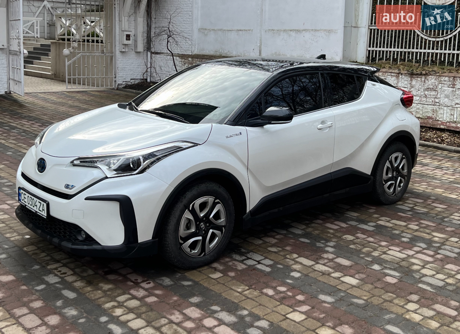 2022 Toyota C-HR - фото 1