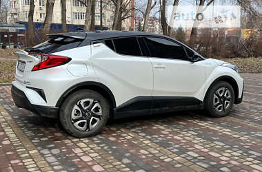 Позашляховик / Кросовер Toyota C-HR EV 2022 в Чернівцях