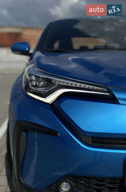 Внедорожник / Кроссовер Toyota C-HR EV 2020 в 