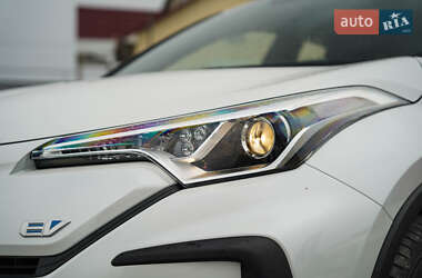 Внедорожник / Кроссовер Toyota C-HR EV 2021 в 