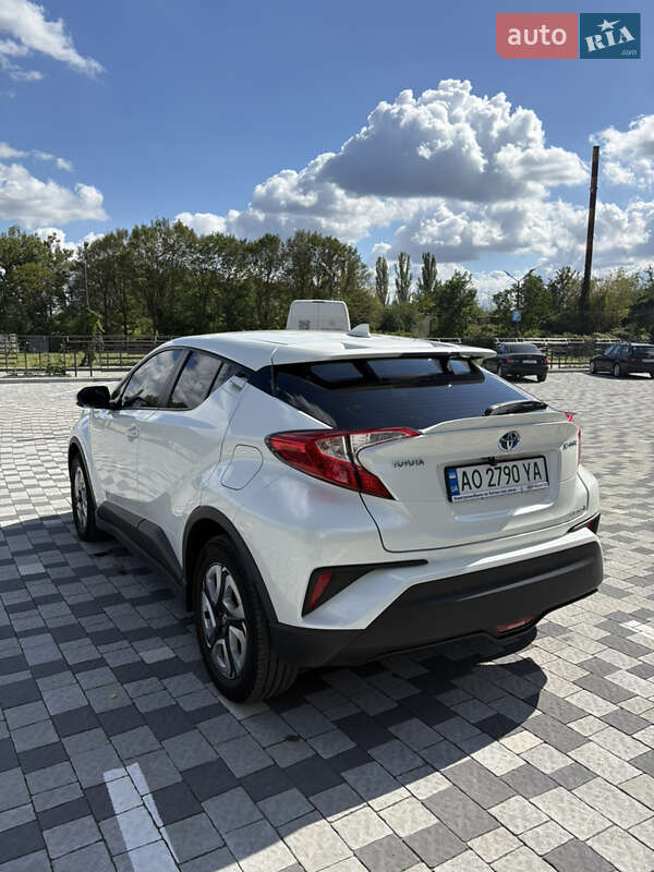Внедорожник / Кроссовер Toyota C-HR EV 2020 в Мукачево