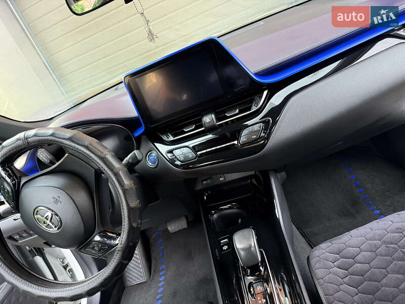 Позашляховик / Кросовер Toyota C-HR EV 2021 в Києві фото 6 Позашляховик / Кросовер Toyota C-HR EV 2021 в Києві
