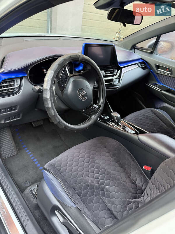 Позашляховик / Кросовер Toyota C-HR EV 2021 в Києві