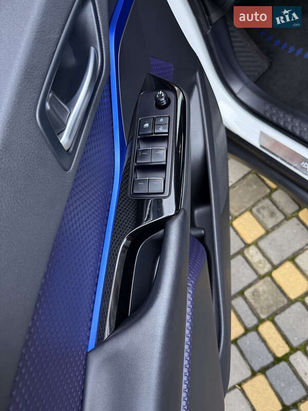 Позашляховик / Кросовер Toyota C-HR EV 2021 в Києві