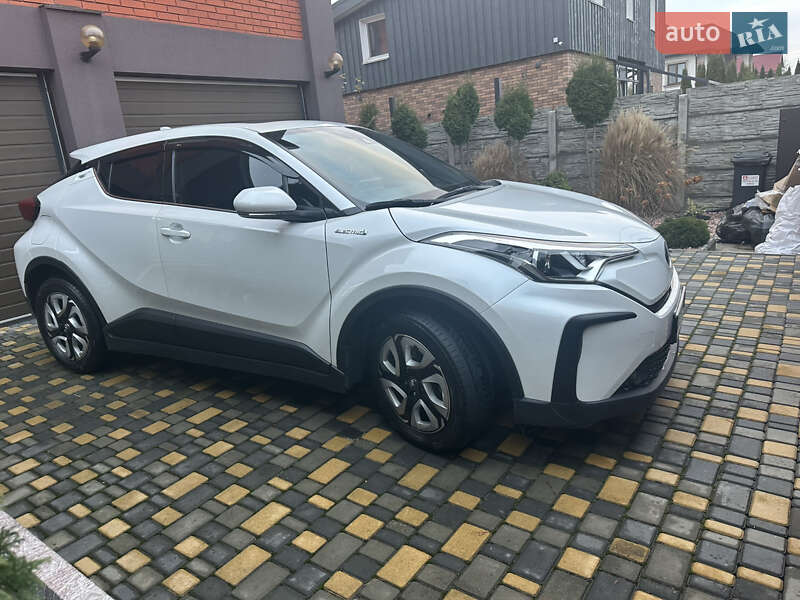 Позашляховик / Кросовер Toyota C-HR EV 2021 в Києві