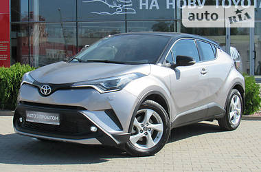 Внедорожник / Кроссовер Toyota C-HR 2016 в Хмельницком