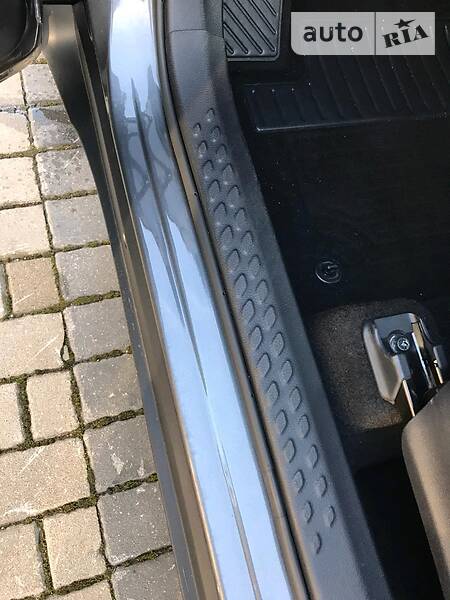 Внедорожник / Кроссовер Toyota C-HR 2018 в Киеве