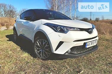 Хэтчбек Toyota C-HR 2016 в Киеве