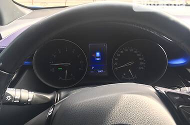 Позашляховик / Кросовер Toyota C-HR 2017 в Одесі