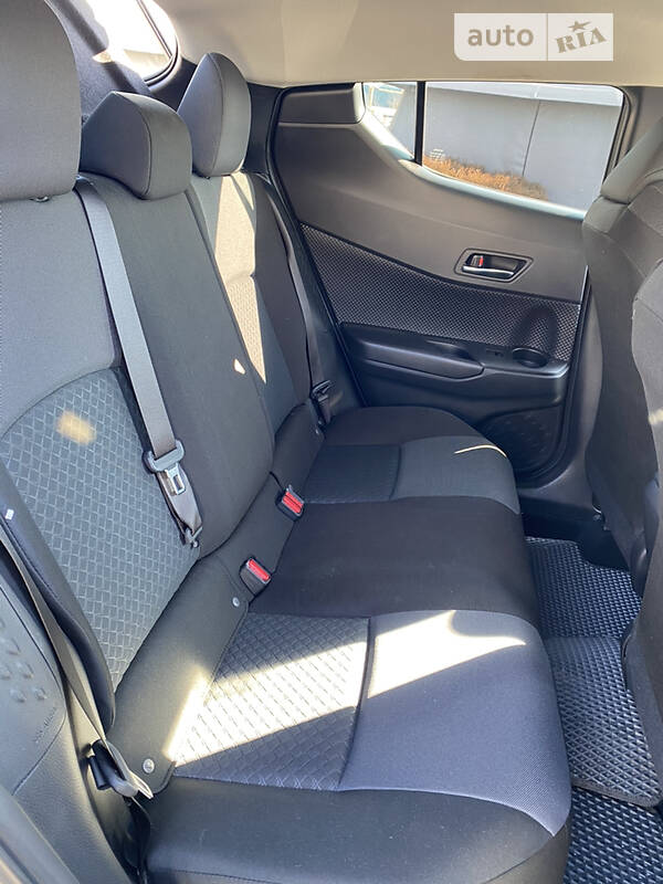 Позашляховик / Кросовер Toyota C-HR 2021 в Хмельницькому фото 12 Позашляховик / Кросовер Toyota C-HR 2021 в Хмельницькому