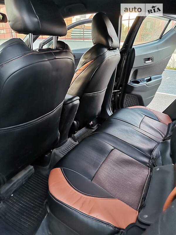 Внедорожник / Кроссовер Toyota C-HR 2017 в Николаеве