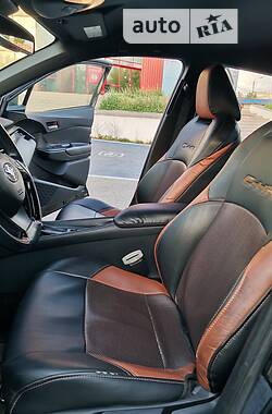 Позашляховик / Кросовер Toyota C-HR 2017 в Миколаєві